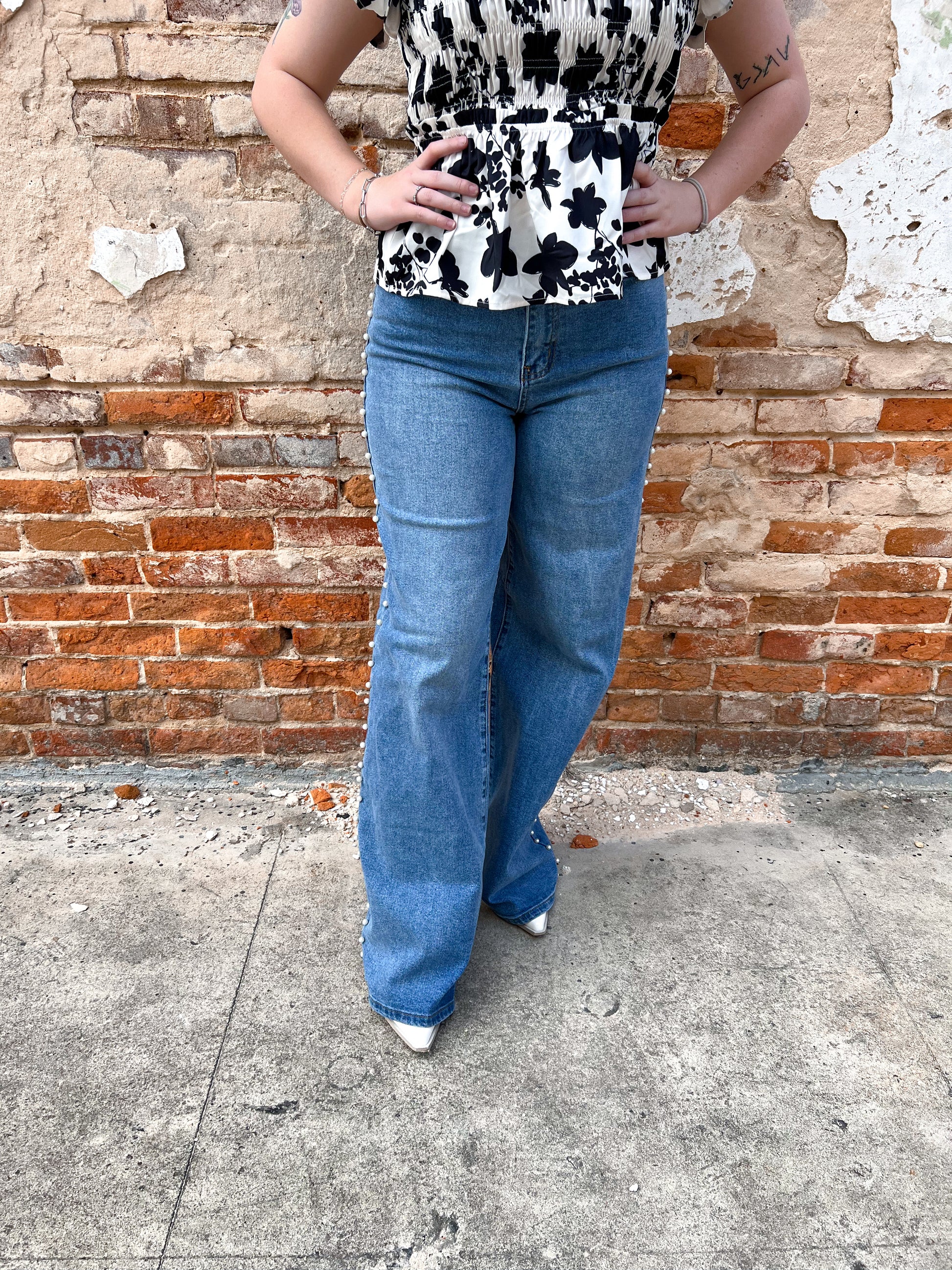 Berkley Pearl Stud High Rise Wide Jeans-Jeans-Vibrant-01/03/25,1st md,Bin b6,bottoms,FD 03/12/24,Max Retail,western & concert,xpt178-The Twisted Chandelier