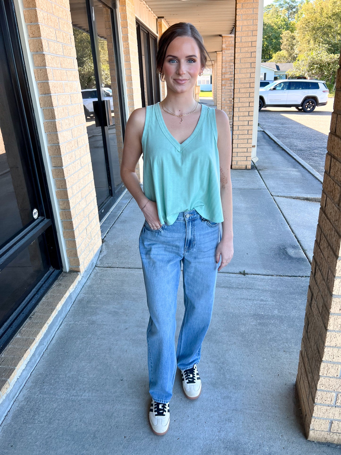 Bailey Medium Wash Classic Relaxed Boyfriend Jeans-Hidden Jeans-08/28/25,bottoms,CR 10/21/24,FD 10/22/24,OGP 74.95-The Twisted Chandelier