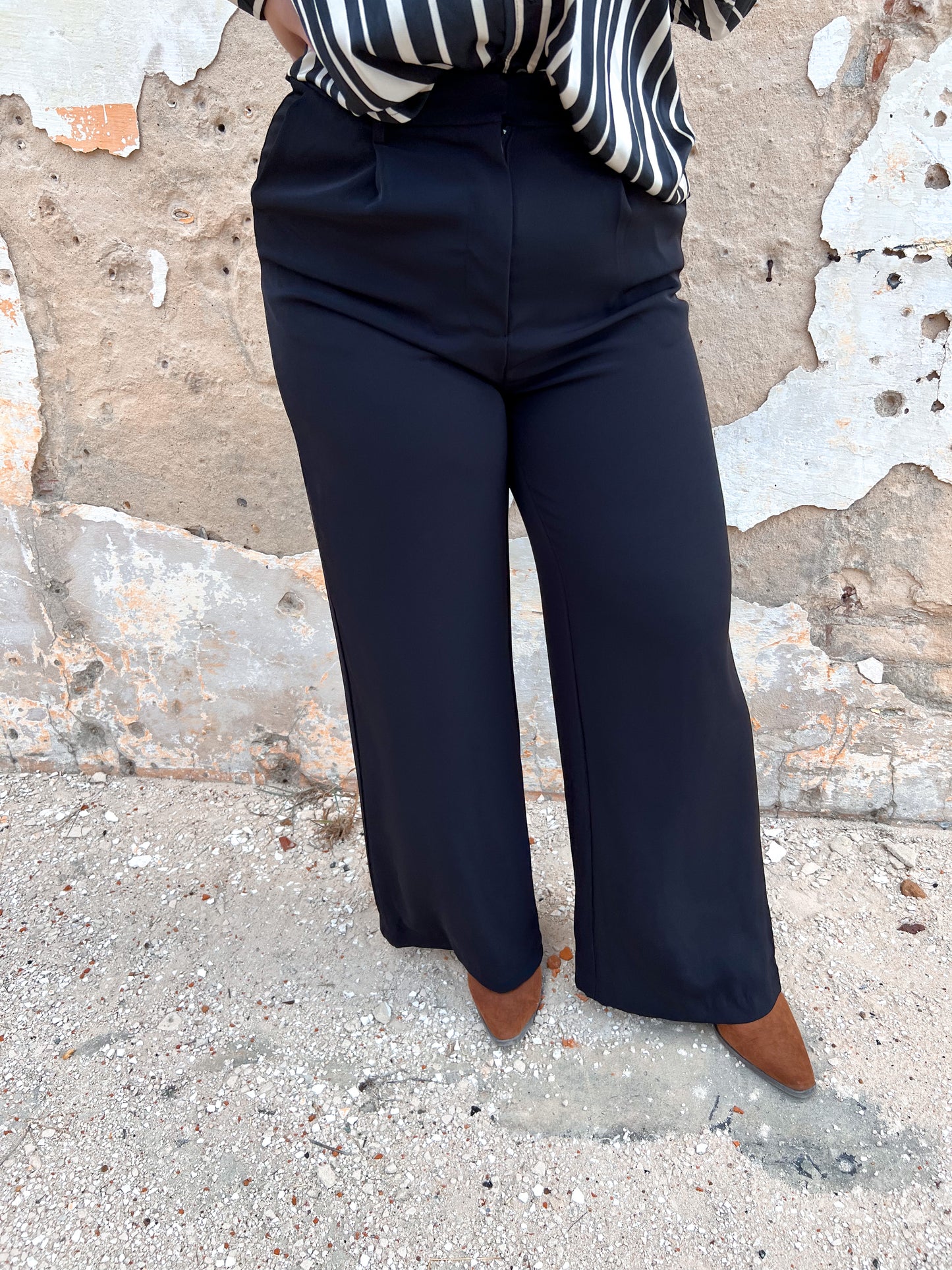 Raella Solid Point Wide Pants - Black-Pants-Umgee-05/27/24, 1st md, BIN A5, bottoms, Max Retail-The Twisted Chandelier