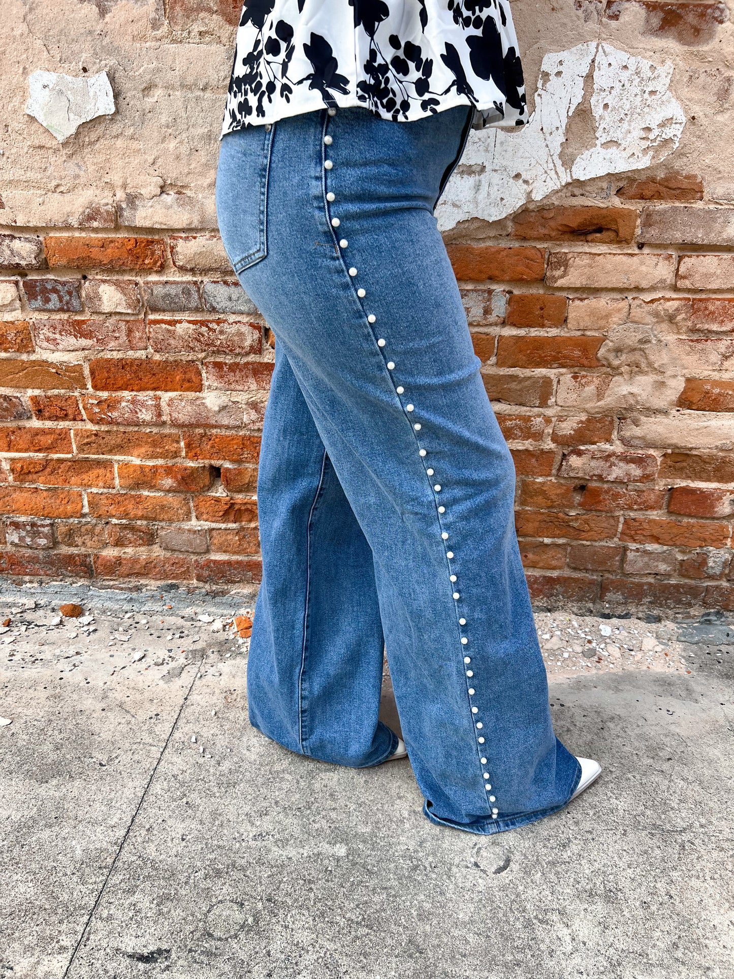 Berkley Pearl Stud High Rise Wide Jeans-Jeans-Vibrant-01/03/25, 1st md, Bin a1, bottoms, FD 03/12/24, xpt178-The Twisted Chandelier