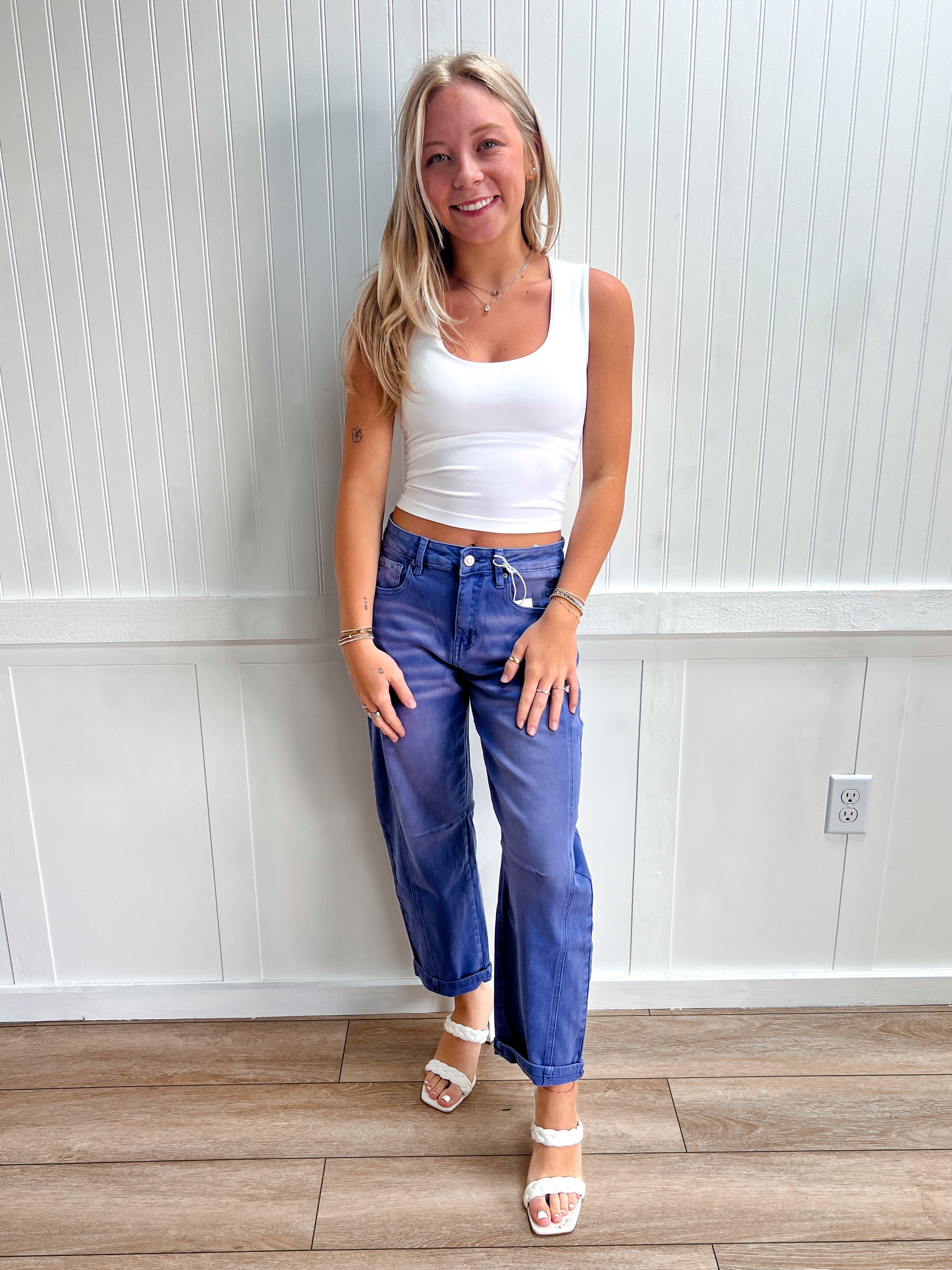 Kara U-Neck Seamless Cropped Tank Top with Built In Bra - White-Tank Top-Zenana-FD 05/26/26,Tops Collection-The Twisted Chandelier