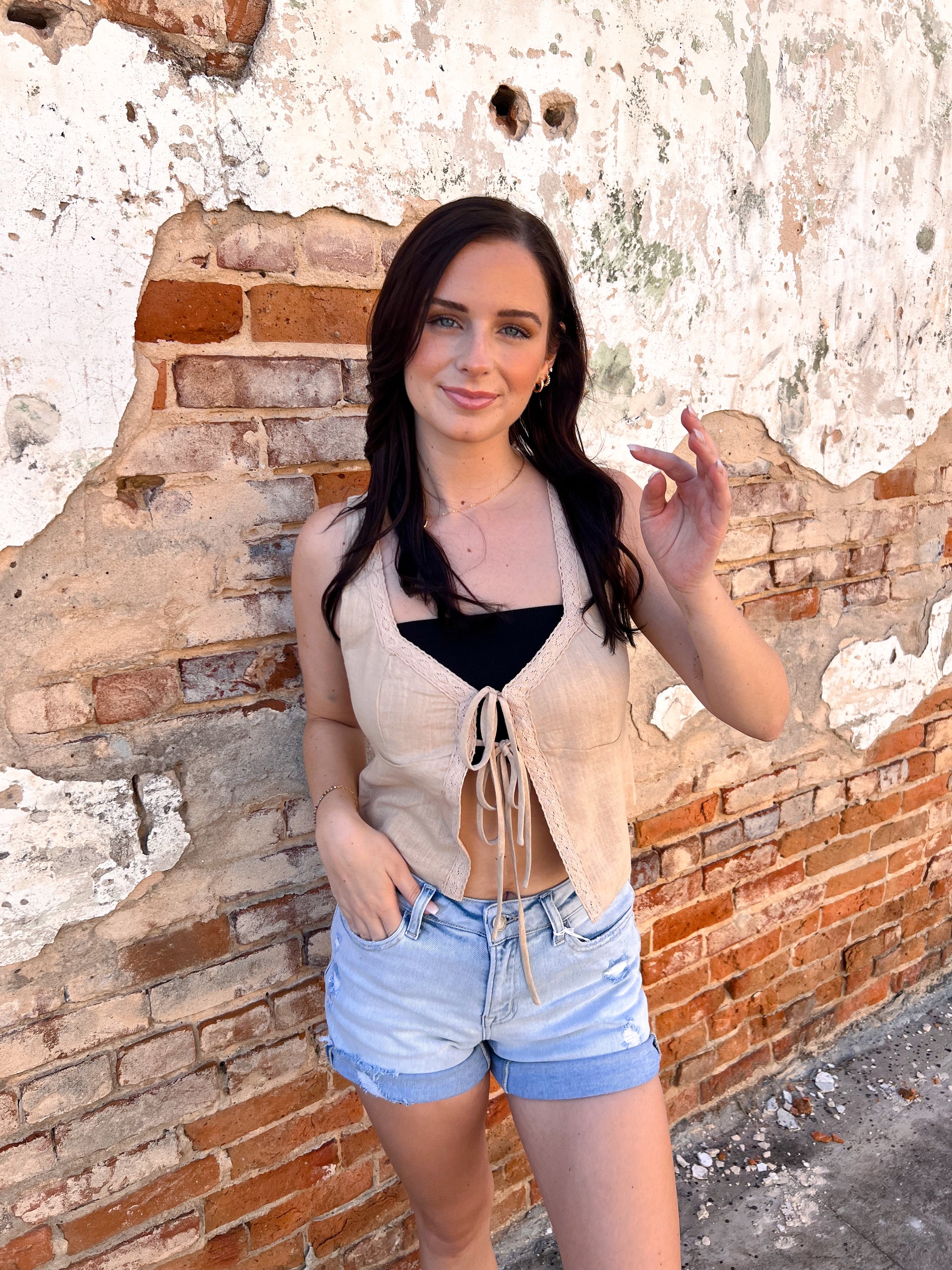 Andie Sleeveless Front Tie Linen Vest-vest-HYFVE-Bin B5,Fd 04/29/25-The Twisted Chandelier